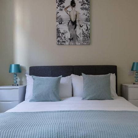 Hereford City Centre - Apartment 4, Isabella House - Modern Apartment In The Heart Of The City - Sleeps 4 Guests - Hosted By Rentmyhouse Extérieur photo