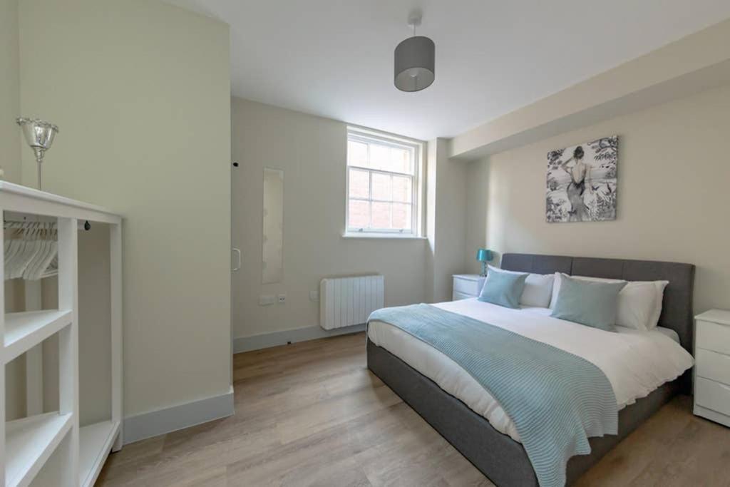 Hereford City Centre - Apartment 4, Isabella House - Modern Apartment In The Heart Of The City - Sleeps 4 Guests - Hosted By Rentmyhouse Extérieur photo